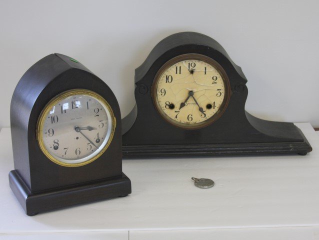Two(2) Mahogany Mantle Clocks (1 of 5)