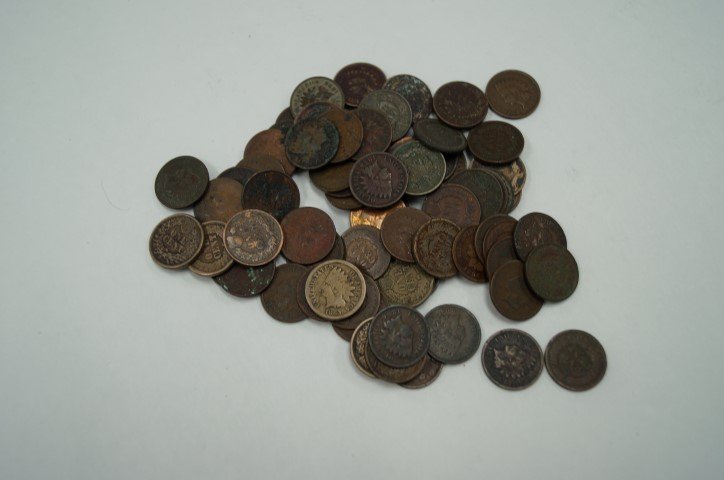 Lot of Old US Indian Head Pennies(73 pieces) (1 of 2)