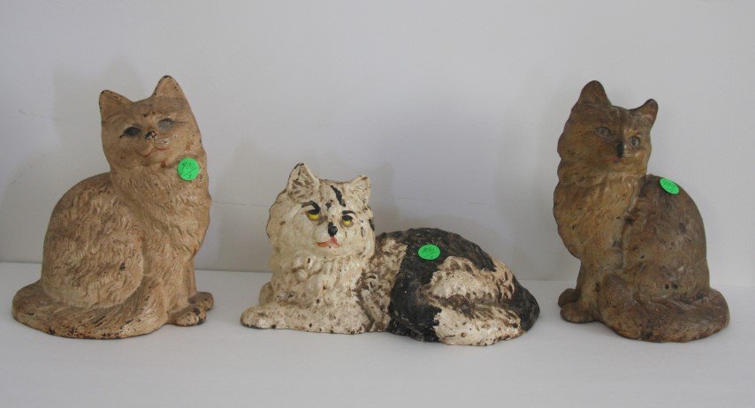 3 Assorted Cast Iron Cat Doorstops (1 of 6)