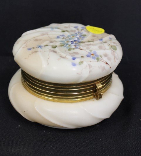 Wavecrest Covered Dresser Box Enamel Decorated (1 of 6)