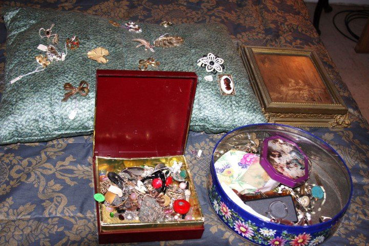 Group Lot Costume Jewelry (1 of 5)