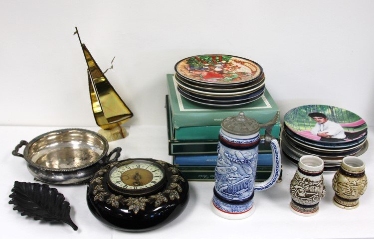 Misc. Assorted Items: 21 collector plates, etc. (1 of 5)
