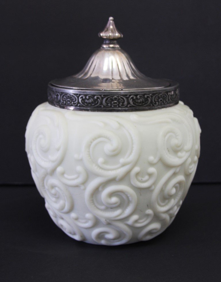 Wavecrest Style Glass Biscuit Jar (1 of 4)