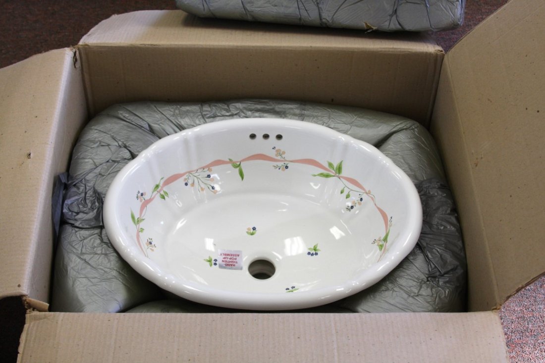 Antiqua Series Painted Porcelain Sink: Brand new in the box