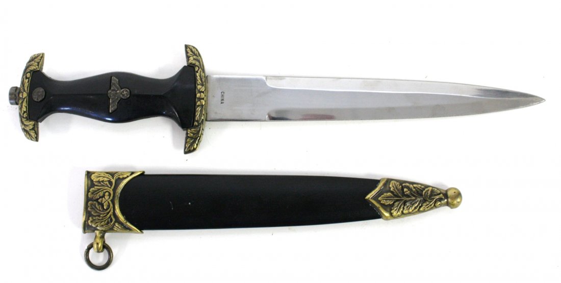 Decorative German Dagger in Sheath (1 of 3)
