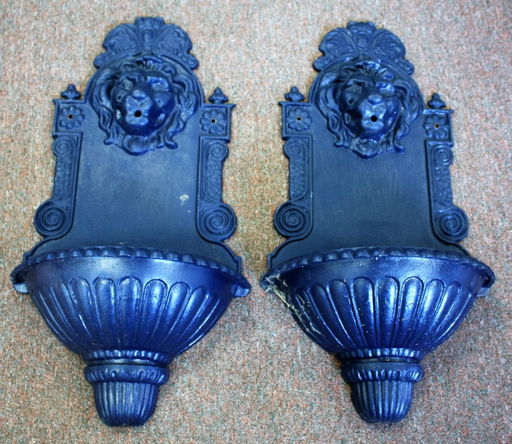 Pair Of Cast Iron Lion Head Wall Planters Aug 27 2018 Hudson
