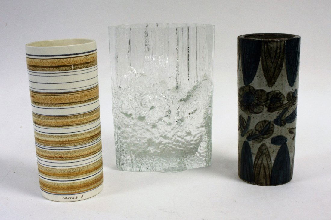 Three [3] Assorted Mid Century Vases (1 of 5)