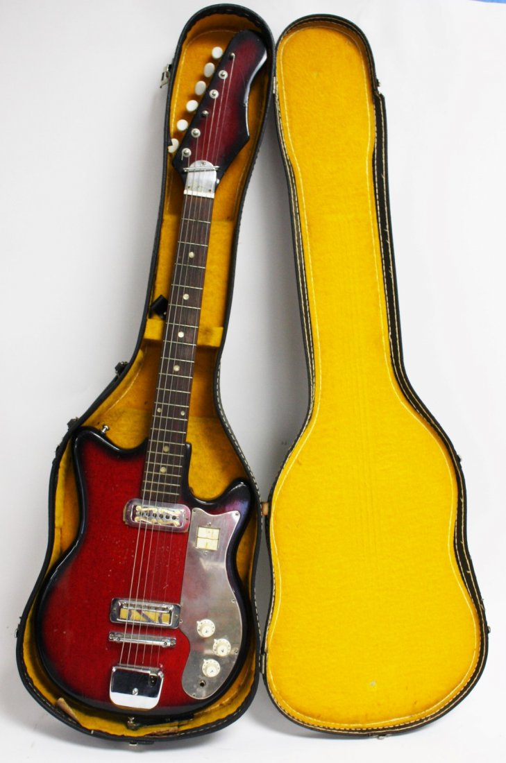 1960's Japanese Electric Guitar (1 of 7)
