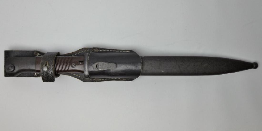 WW2 German K98 Bayonet, 44 FNJ, Matching Numbers: WW2 Original K98 Combat Bayonet. 1944 example with ricasso stamped maker code "FNJ 44" (Alexander Coppel). Bakelite grips with blued pommel, guard and single fullered unsharpened blade. Matching seria
