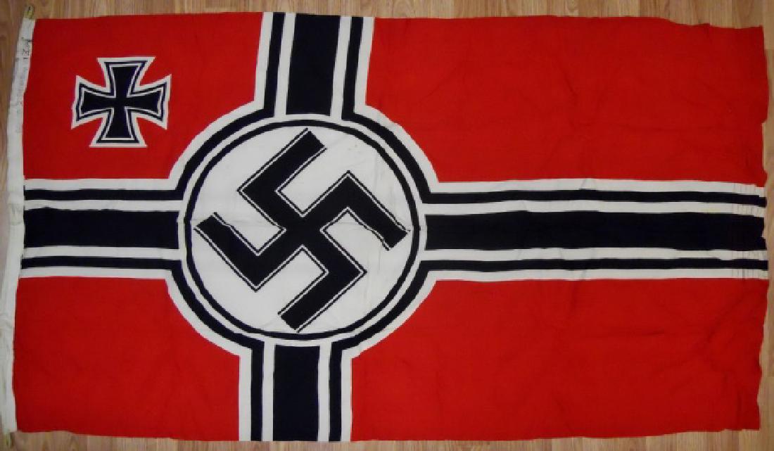 WW2 German Kriegsmarine Battle Flag, 100 x 170: WW2 Original German Kriegsmarine battle flag. Wool construction with canvas hoist and sewn in rope halyard. Hoist stamped in ink, "Df. Reichskriegsfl, 100 x 170" with eagle over "M" and indiscernible 