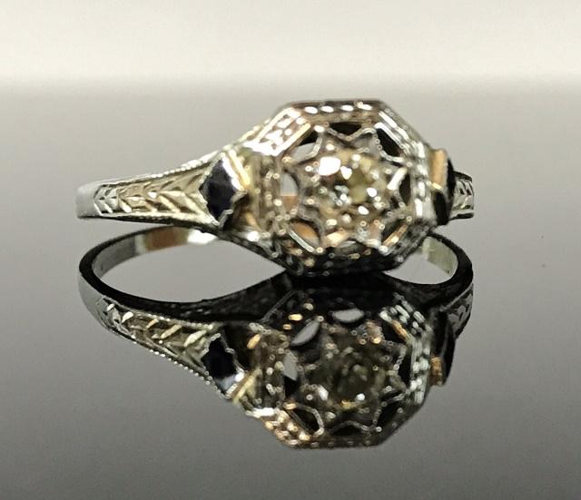 Antique 14K Gold, Diamond Ring: Ladies ring 14K white gold, set with round cut diamond. Ring size 7. Total weight: 1.6 Dwt, 2.5 g.