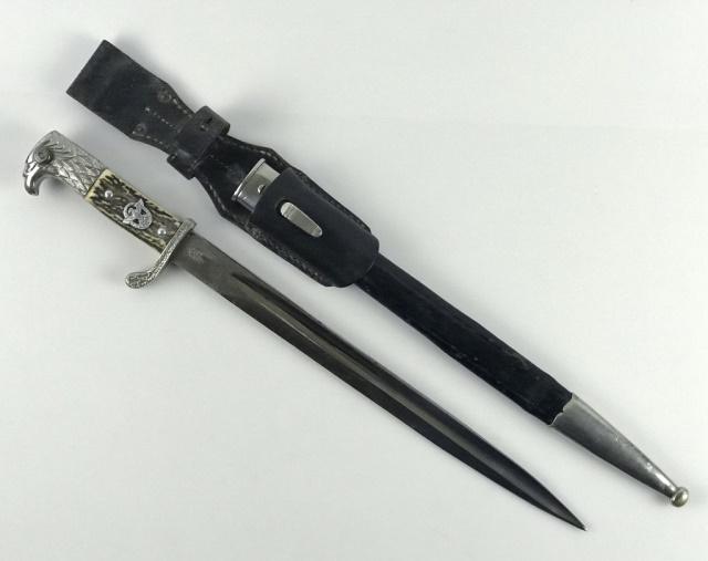 WW2 German Polizei Bayonet, E & F Horster: World War Two German Polizei slotted bayonet. Single fullered bright steel blade signed "E. & F. HORSTER SOLINGEN" reverse with monogram logo, spine with "*K" acceptance mark. Cross guard and scabbard