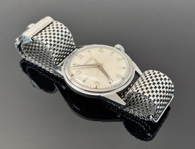 Vintage Men's Swiss Wristwatch, Ulysse Nardin: Vintage Men's Swiss Wristwatch, Signed "ULYSSE NARDIN". Winding movement, steel case and band. Watch in working condition.