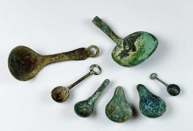 Chinese Han Dynasty Bronze Spoons (7pc) (1 of 6)