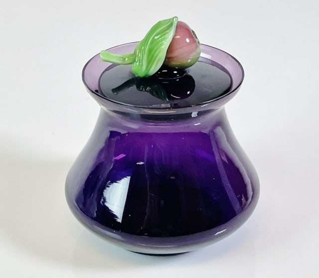 Vintage Blown Glass Jam Jar, Steuben: Vintage Blown Glass Jam or Condiment Jar, Attributed to Steuben. Amethyst glass body, top with fruit form glass finial. Excellent condition, measures: 4.25" H.