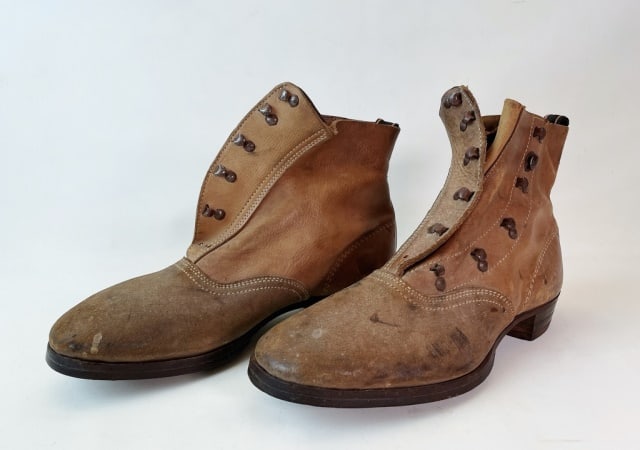 WW2 German Panzer Troop Boots (2pc): Pair of World War Two German Panzer Boots, Signed "Wefsels". Leather sole with steel heel, maker marked "Wefsels" and "28 4 42", Leather upper with lace up side closure. Interior with illegible ink ma