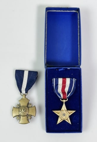 WW2 US Navy Medals, Silver Star, Cross (2pc): World War Two U.S. Navy Medals, Silver Star, Navy Cross: (1) WW2 Navy Cross, die struck cross, obverse with ship at center, reverse with crossed anchors and "USN" with ribbon and pin back, (1) WW2 Sil