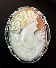 Antique 14K Gold Neoclassical Carved Shell Cameo