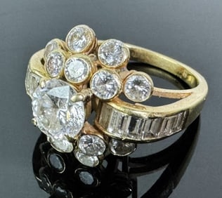 18K Gold Ladies Diamond Ring