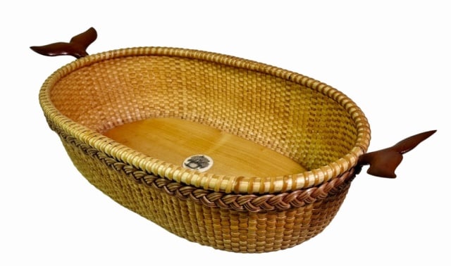Vintage Nantucket Basket, D&B Spychalski: Vintage Hand Woven Nantucket Basket, Signed "D & B Spychalski". Woven oval basket with oak base and carved whale tail handles. Base signed "Querencia Nantucket Is. Ma D& B Spychalski". Basket in excel