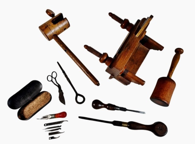 Collection, 19th C. Tools (8pc): Collection of Antique Tools: (1) Wooden block plain with screw attachment, (1) Wooden Mallet form vise, (2) Wood handled screwdrivers, (1) Pair of shears, (1) Cased knife with blades. Good condition, 