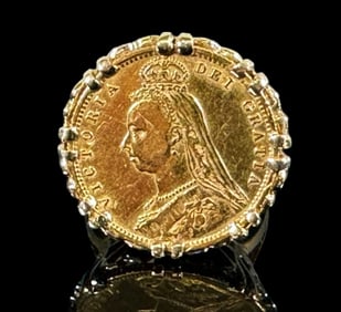 English 9K Gold Ring with Victoria Half Sovereign