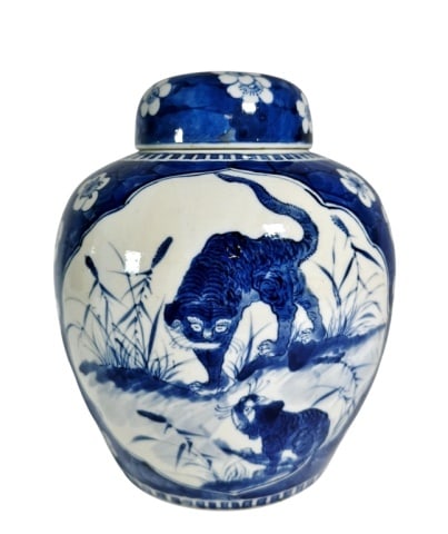 Antique Chinese Porcelain Urn Ginger Jar (1 of 8)