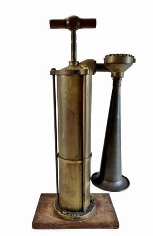 Antique Brass Ship's Fog Horn, Makrofon (1 of 5)