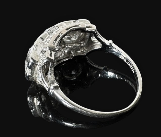 Art Deco 18K Gold, Diamond Ring - 4