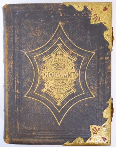 Welsh Bible, "Efengyl Gogoniant", Peter Williams: Antique Welsh bible titled, "Efengyl Gogoniant Bendigedig DDUW I.T.I.M.I.I" on cover in embossed gilt lettering with leather boards and spine. Gilt clasp closure. Authored by controversial Methodist m