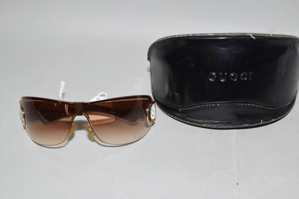 Gucci Sunglasses: Gucci sunglasses.