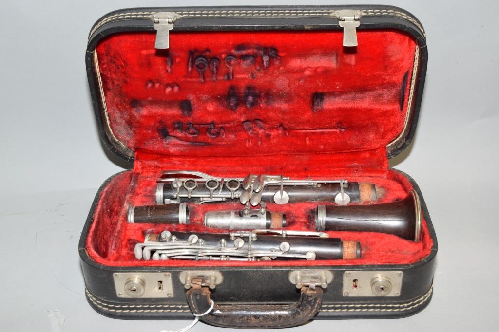 Vintage Evette Sponsored by Buffet Wood Bb Clarinet (1 of 4)