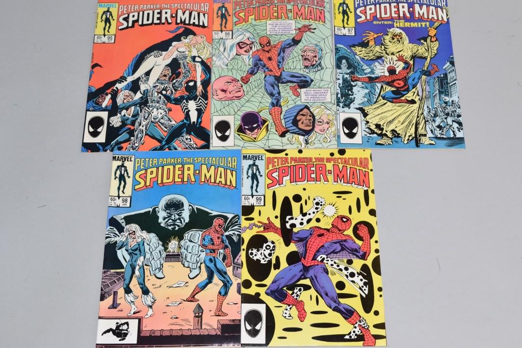 Lot of 5 Vintage Marvel Comic Books SPIDERMAN (1 of 3)