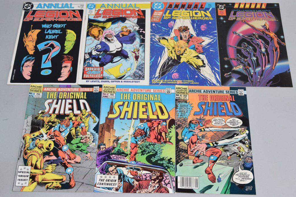 Lot of 7 Vintage Comic Books LEGION OF SUPERHER (1 of 4)