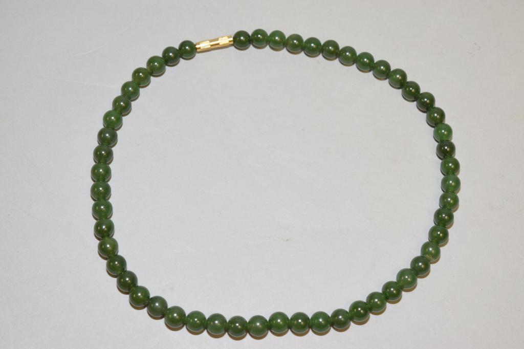 Spinach Jade Bead Necklace (1 of 2)