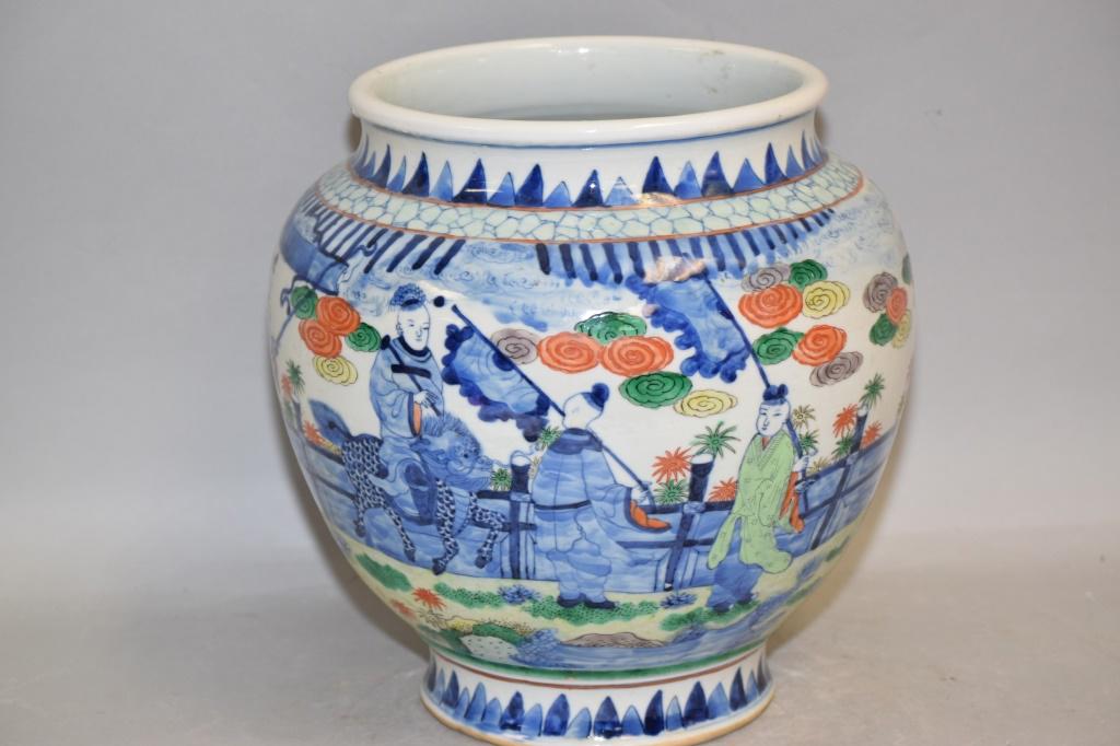 Large Qing Chinese Porcelain B&W Wucai Jar (1 of 5)