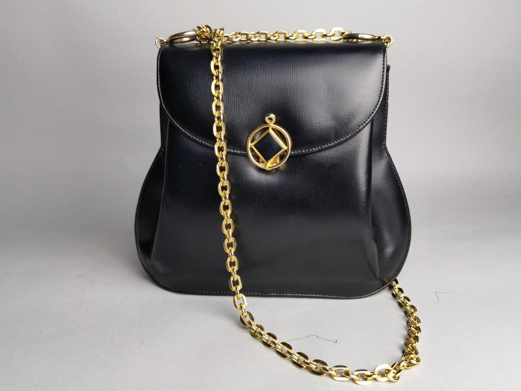 Supreme Leather Shoulder Bag: Supreme Leather Shoulder Bag