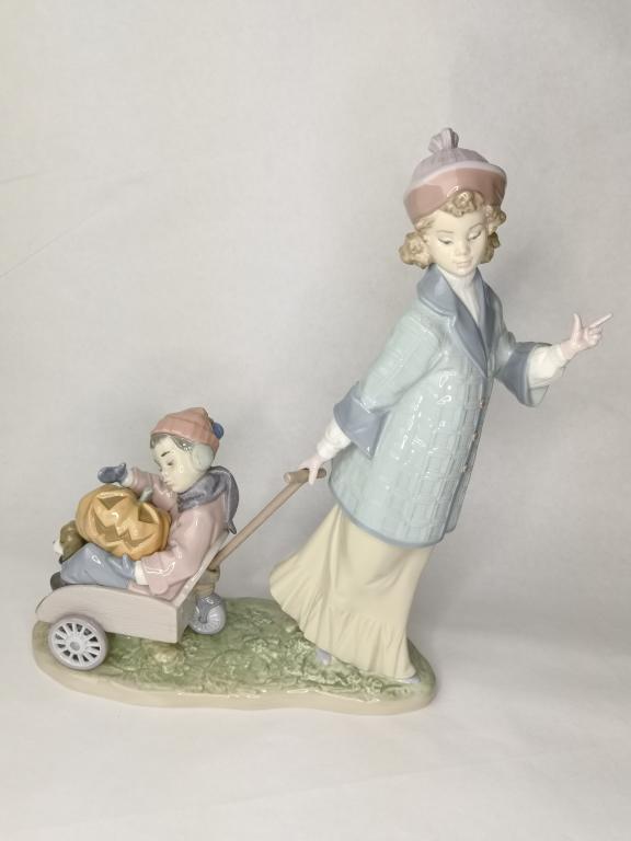 Lladro #6244 "Pumpkin Ride" Figurine (1 of 7)