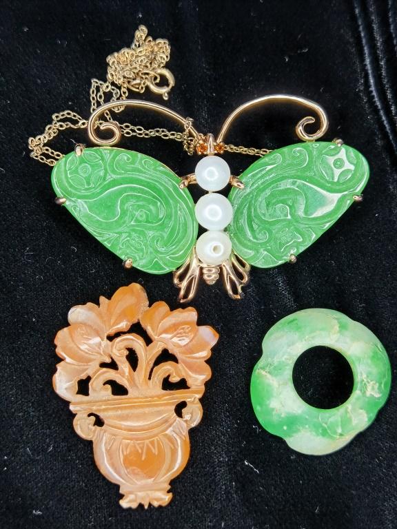 Group of Chinese Jadeite and Agate Jewelry (1 of 5)