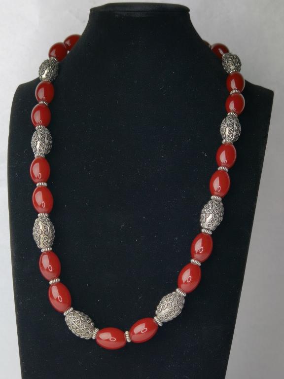 Agate and Silver Bead Necklace (1 of 1)