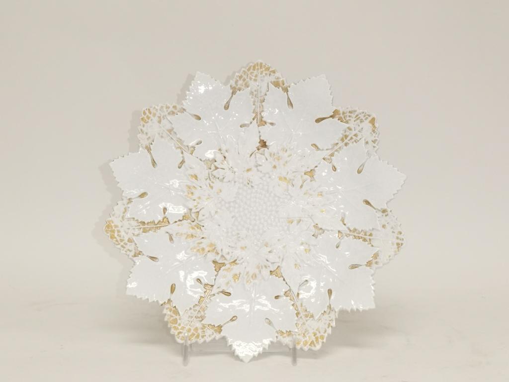 19th C. Meissen Porcelain Gilt Maple Leaf Plate: 19th C. Meissen Porcelain Gilt Maple Leaf Plate, 9.75in