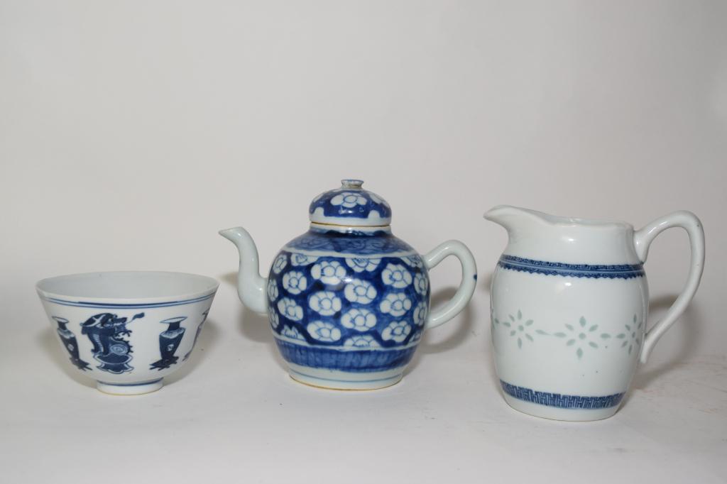 Three 18-19th C. Chinese Export Porcelain B&W Wares (1 of 10)