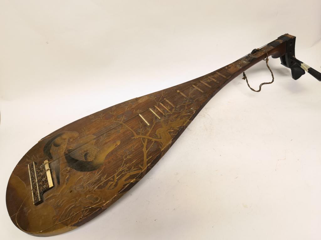 19th C. Japanese Maki-e Lute (1 of 7)