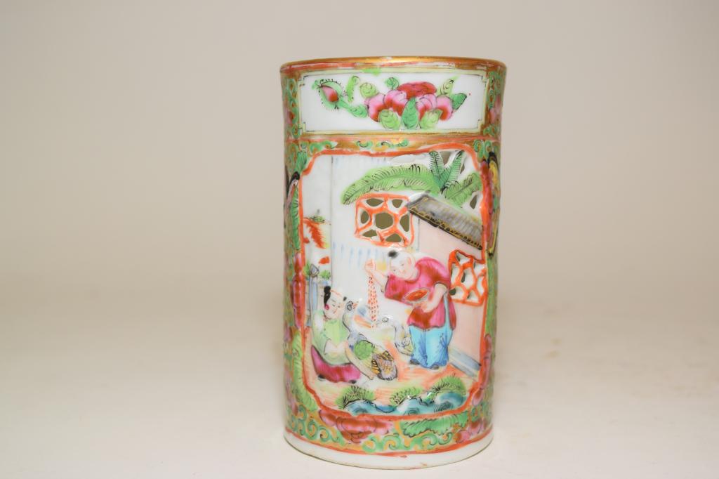 19th C. Chinese Export Porcelain Brush Pot (1 of 7)