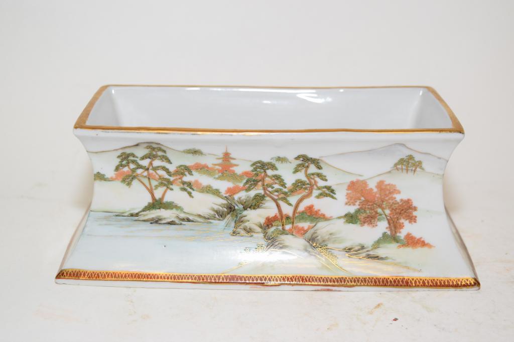 19th C. Japanese Porcelain Kutani Brush Washer: 19th C. Japanese porcelain kutani rectangle brush washer, 7.5in