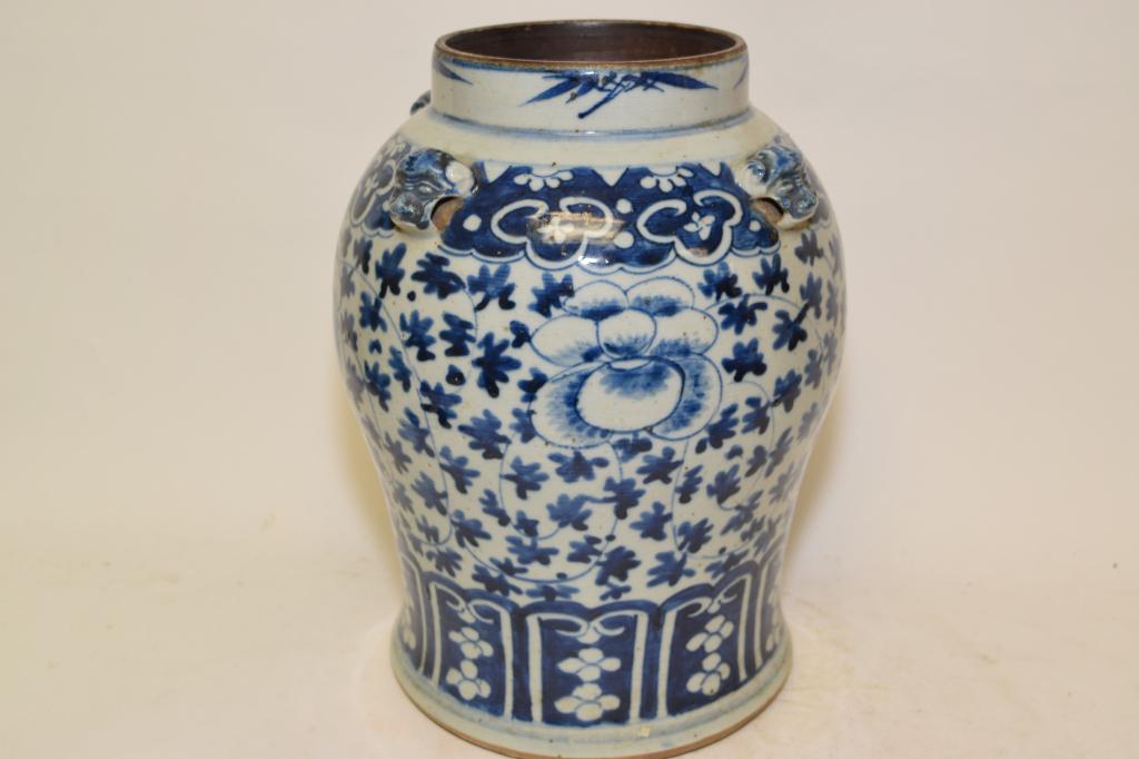 18-19th C. Chinese Porcelain B&W Lotus Jar: 18-19th C. Chinese porcelain blue and white lotus jar, 11.25in