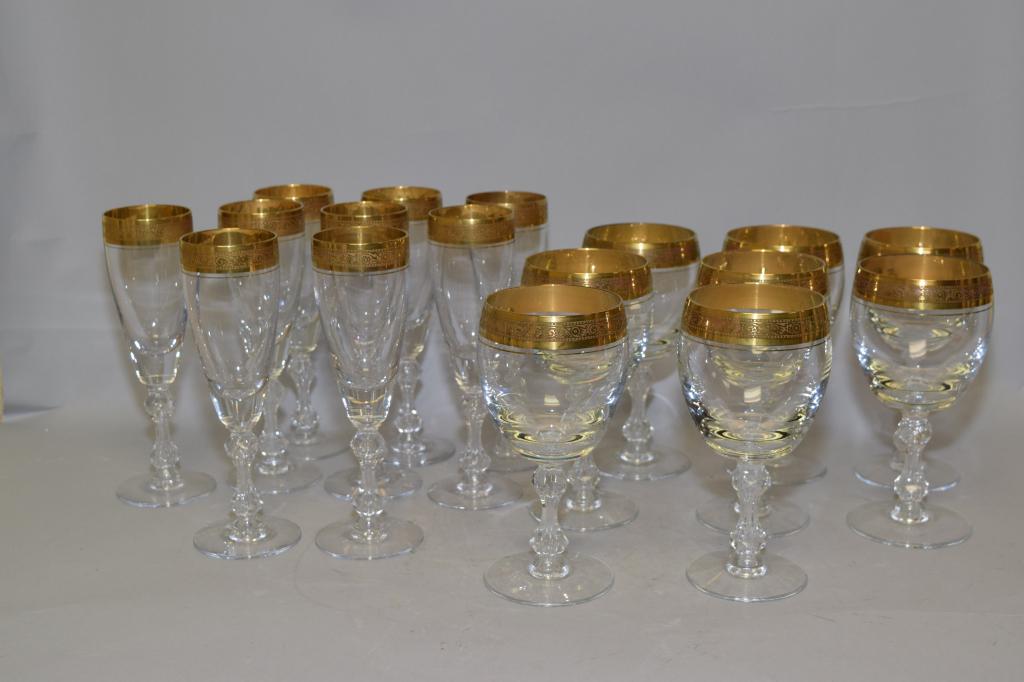 (17) Tiffin "Rambler Rose" Gold Rim Glasses: Group of 17 Tiffin "Rambler Rose" gold rim glasses, 8in