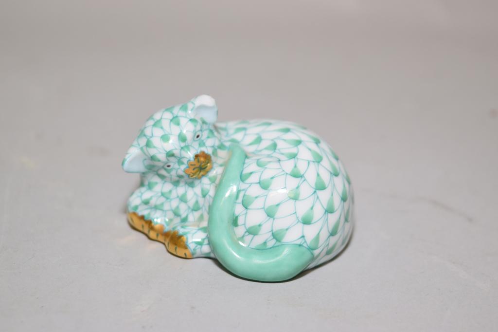 Herend Hungary "Green Cat" Porcelain Figurine: Herend Hungary "Green Cat" Porcelain Figurine, 2in