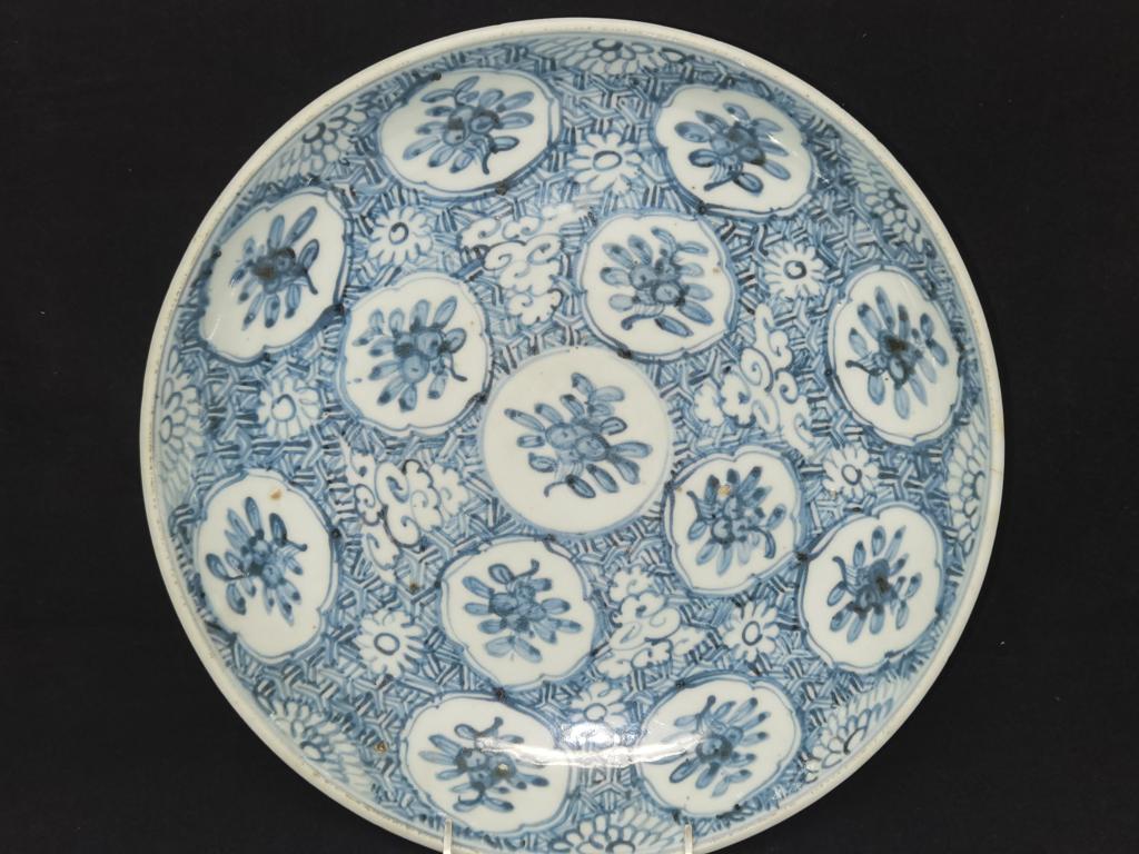 Large Ming Chinese Porcelain B&W Charger (1 of 6)