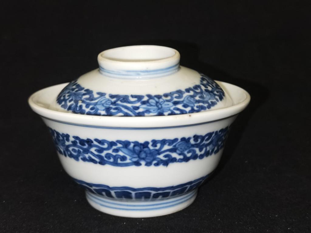 Qing Chinese Porcelain B&W Floral Covered Tea Cup (1 of 7)